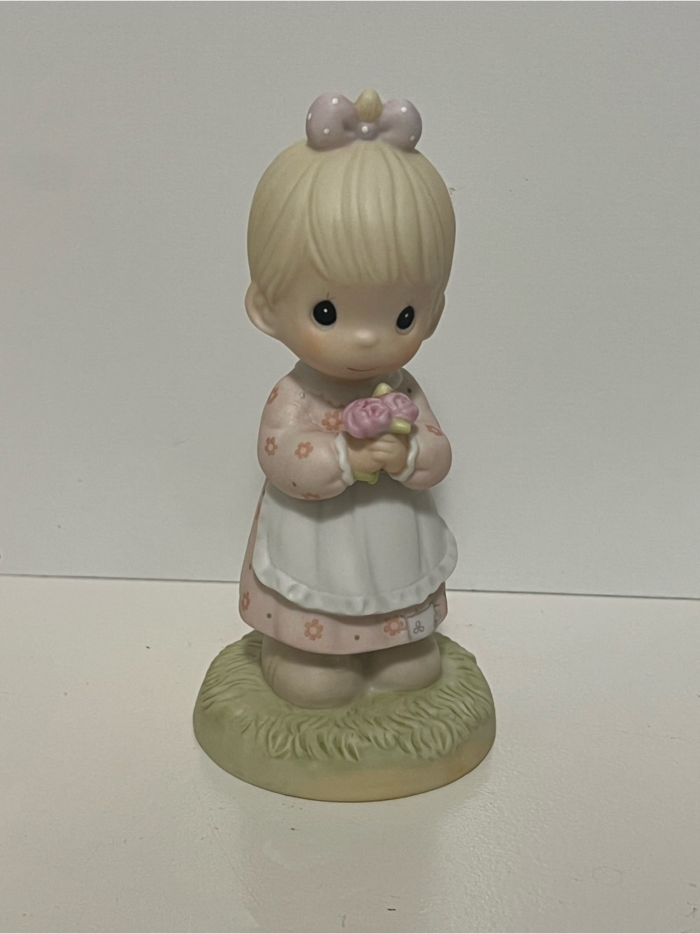Vintage Precious Moments figurine titled “Mommy I Love You” from 1987